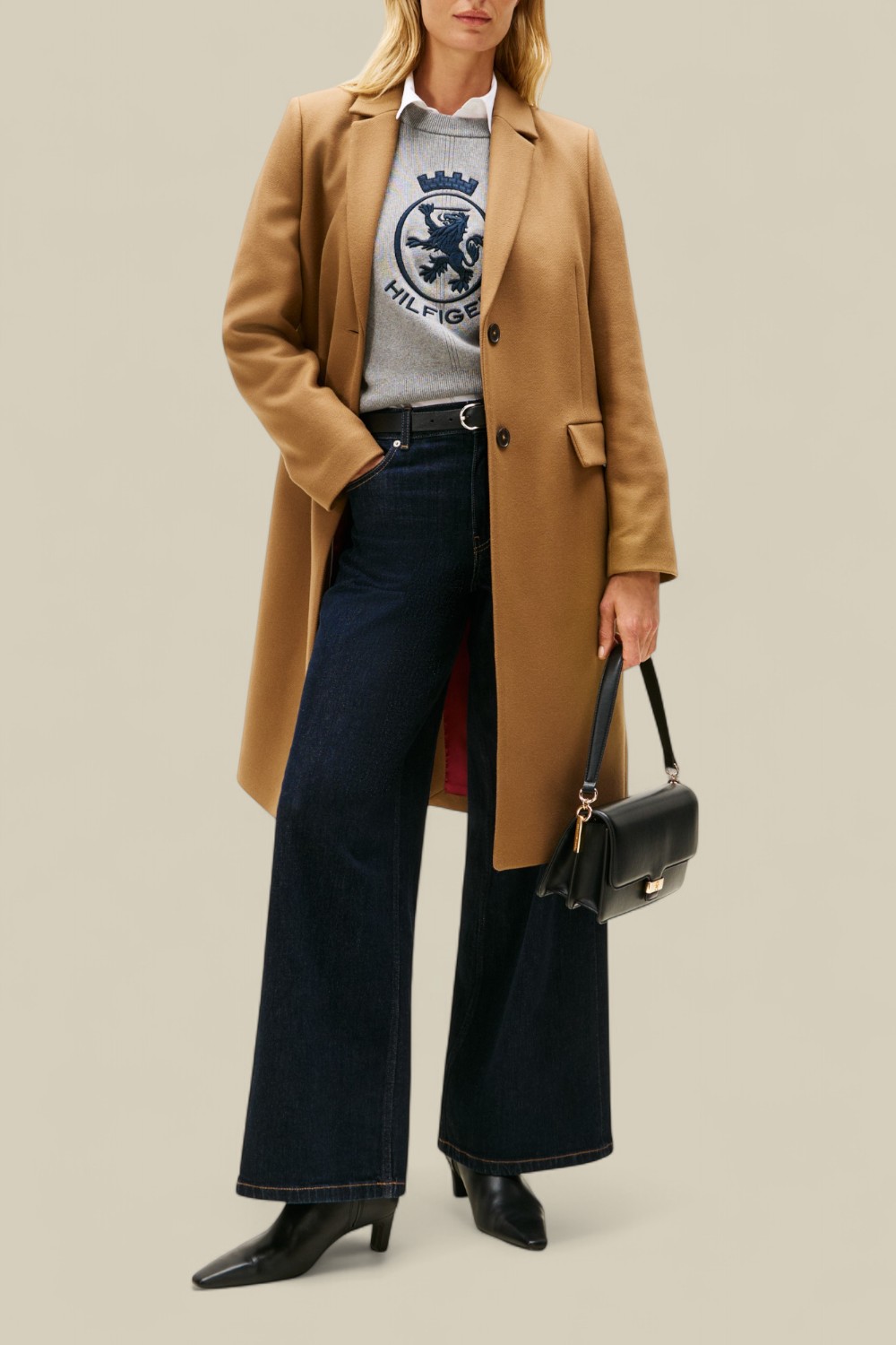 תמונת כל הלוק של מעיל צמר ארוך